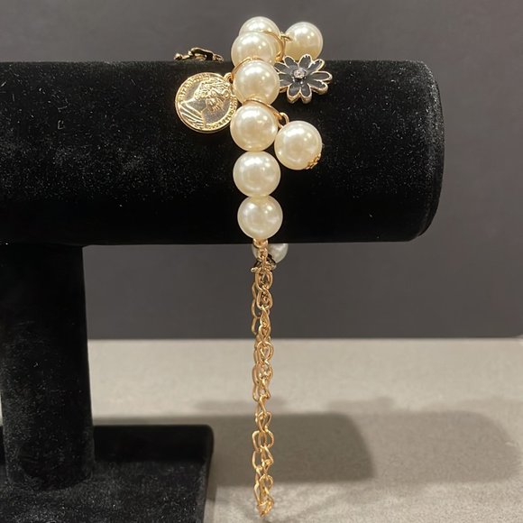 Gold & Pearl Bracelet with Charms - Picture 5 of 10